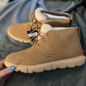 Spring sale 🌷🌼🌸 Sorel Explorer ll Drift, women’s size 9.5, waterproof.